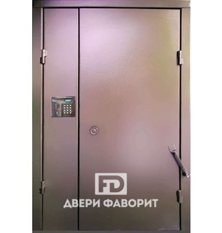 Дверь железная в подъезд с домофоном