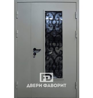 Недорогая двустворчатая дверь с ковкой и стеклом (цинкогрунт)