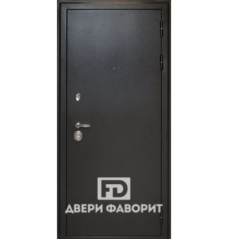 Уличная дверь с чёрным цинкогрунтом