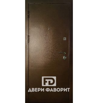 Дверь с цинкогрунтом коричневого цвета
