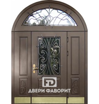 Арочная дверь со стеклом и ковкой